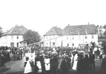 Maibaumsetzen um 1910